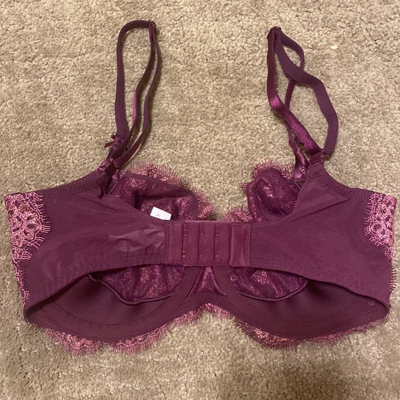 Victoria Secret Bra - Picture 2 of 4